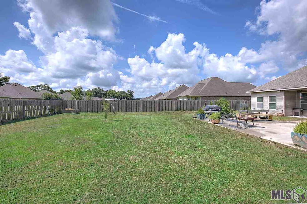 5362 Queens Carriage St, Zachary, LA 70791 - photo 1