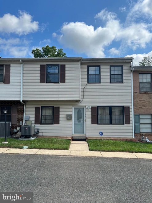 18 Sawmill Run unit 18, Norristown, PA 19401 - photo 1