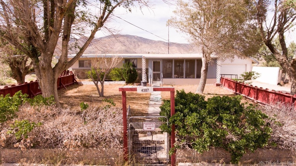 4307 Rockhouse Rd, Mojave, CA 93501 - photo 1