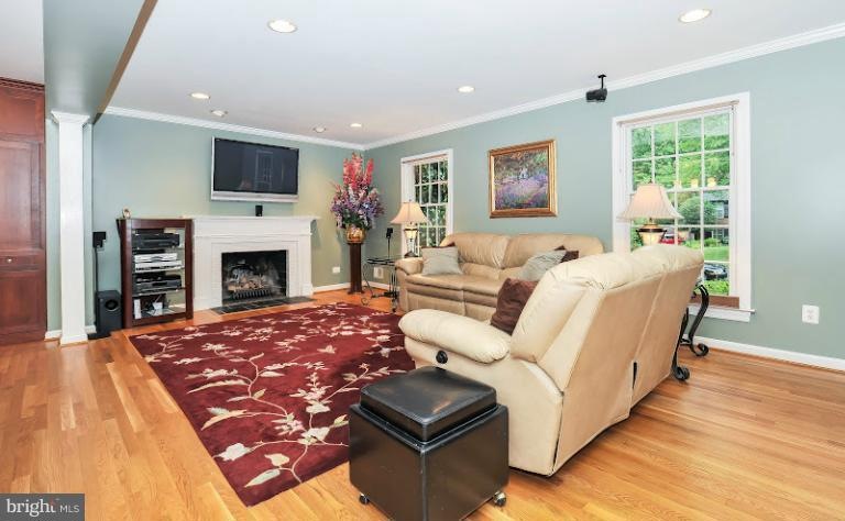 8808 Fircrest Place, Alexandria, VA 22308 - photo 1