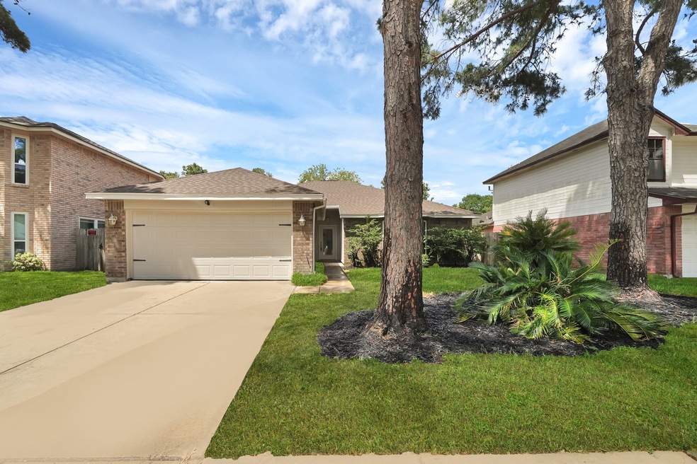 16322 Salinas Ln, Houston, TX 77095 - photo 1