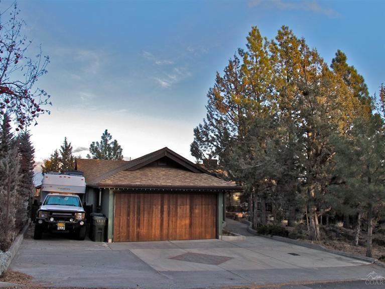 1932 NW 4th St, Bend, OR 97701 - photo 1