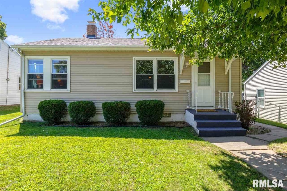 1511 W 37th St, Davenport, IA 52806 - photo 1