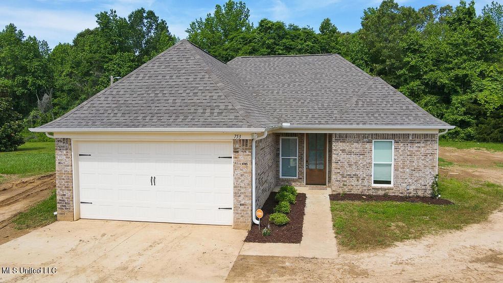 753 Bennett Cir, Byhalia, MS 38611 - photo 1