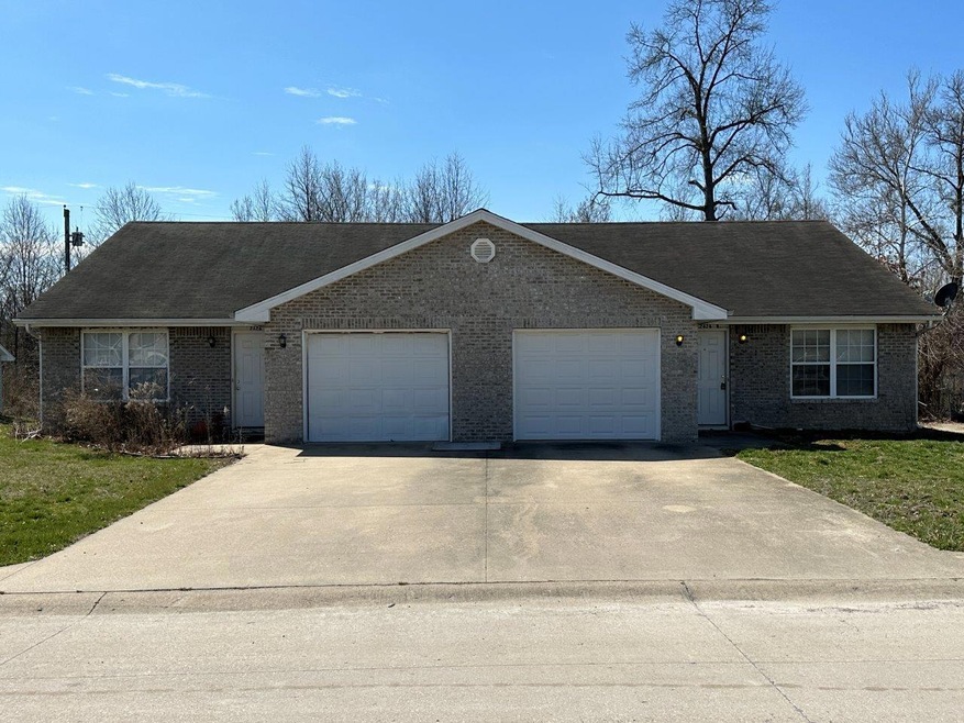 2626 E OAKBROOK DR A+B