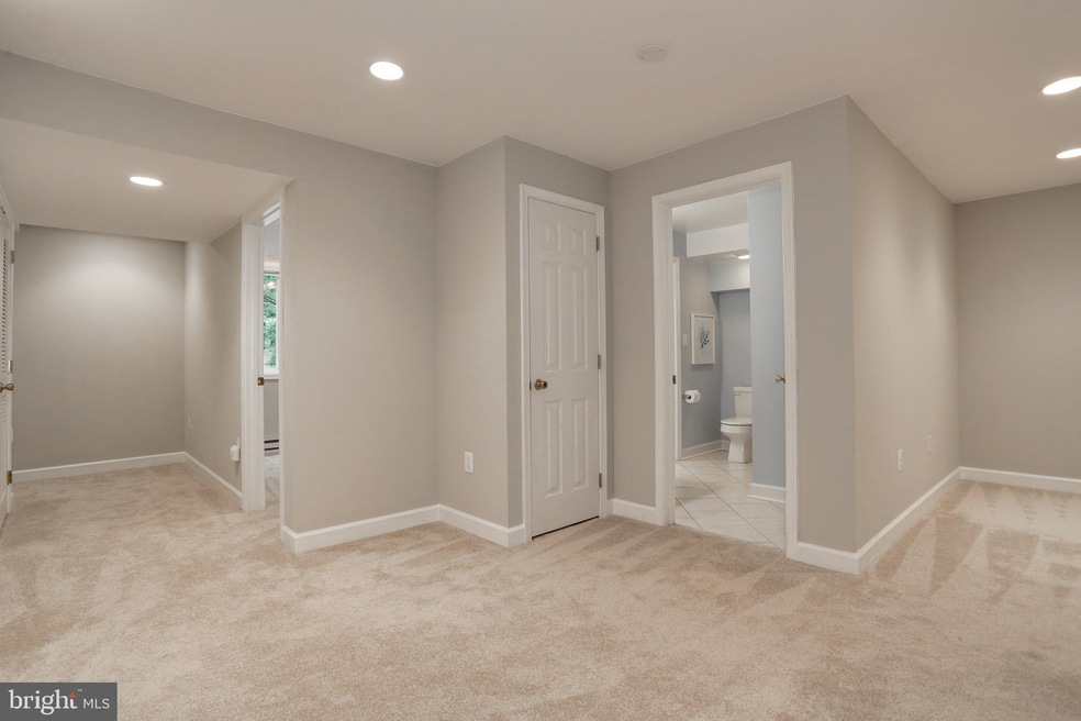 8914 Walden Rd, Silver Spring, MD 20901 - photo 1