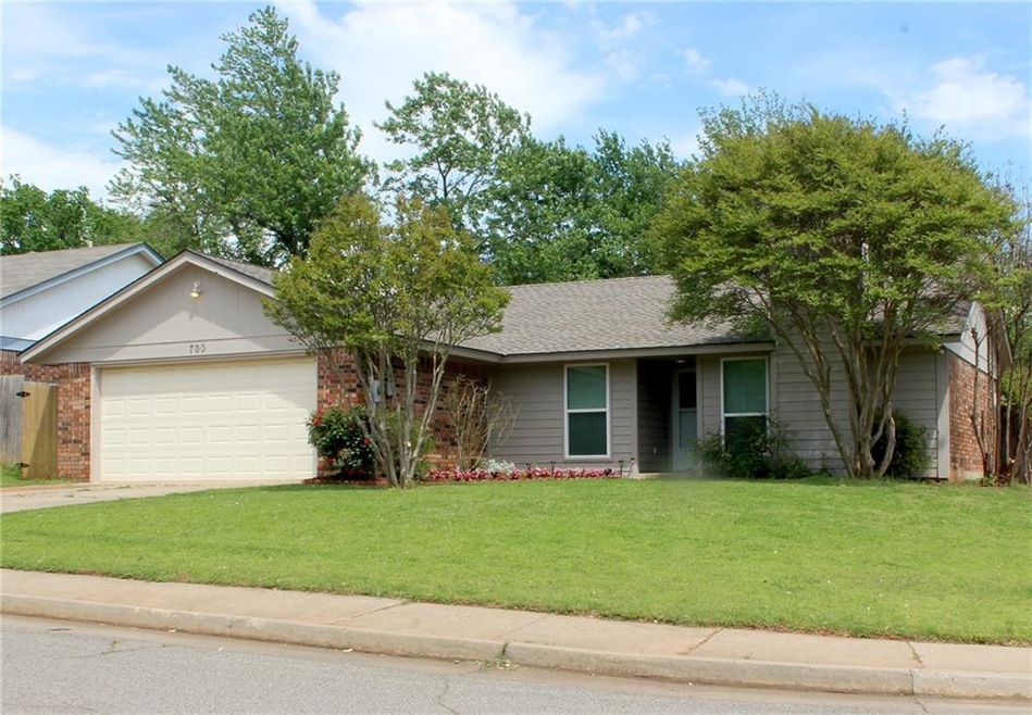 700 Teal Place, Edmond, OK 73003 - photo 1