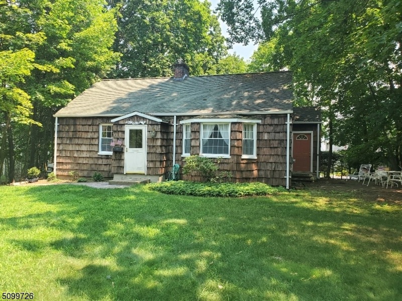 172 Greenhaven Rd, Wyckoff, NJ 07481 - photo 1