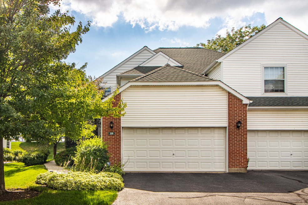 110 Pembroke Cir unit 47E2, Lake Bluff, IL 60044 - photo 1