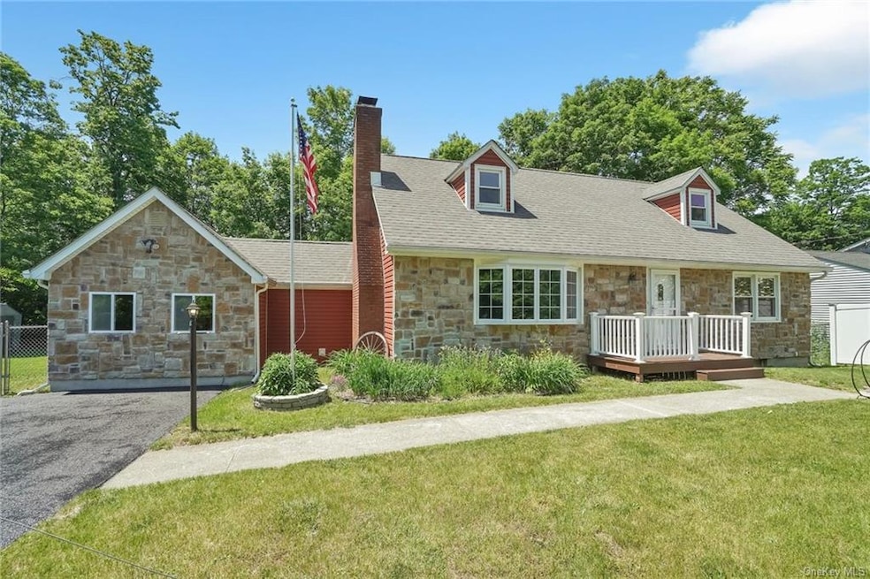 31 Alice Ln, Fishkill, NY 12524 - photo 1