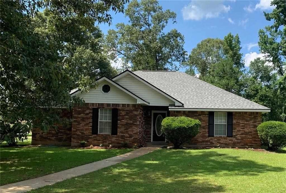 687 Goodacre St, Pineville, LA 71360 - photo 1