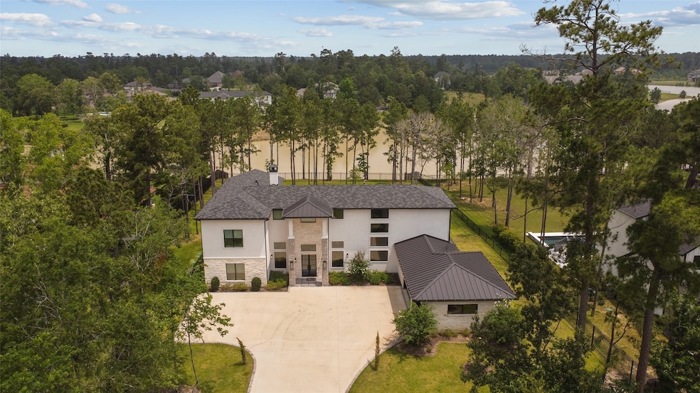 Sprawling across 45,625 acres, this exceptional estate offers a picturesque lakefront setting, enveloped by lush landscaping and an atmosphere of refined luxury. Stunning panoramic views enhance the grandeur of this exclusive retreat, promising an unparalleled living experience.
