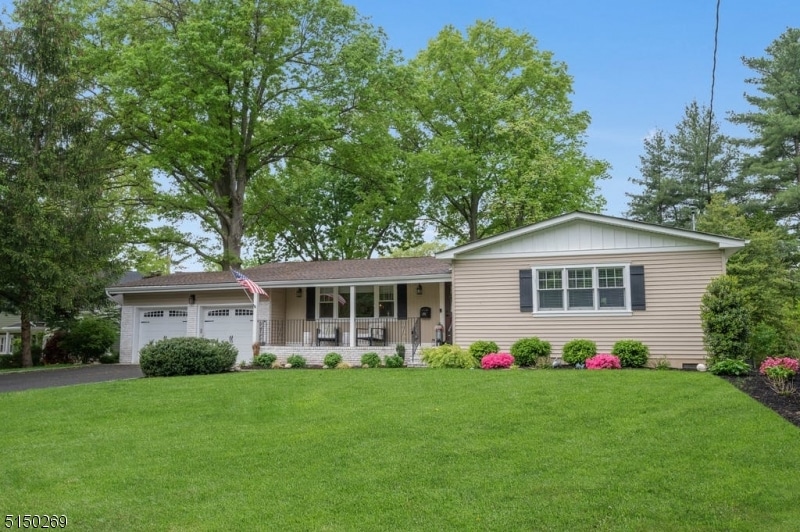 275 Woodbine Cir, New Providence, NJ 07974 - photo 1