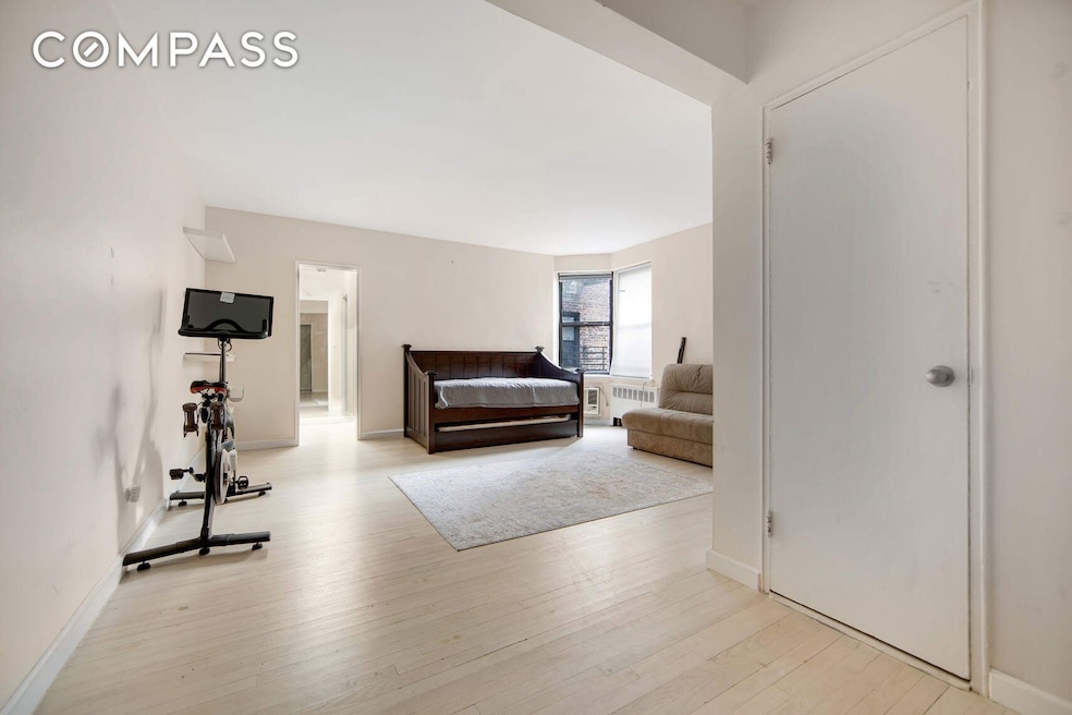 330 E 70th St unit 4G, New York, NY 10021 - photo 1