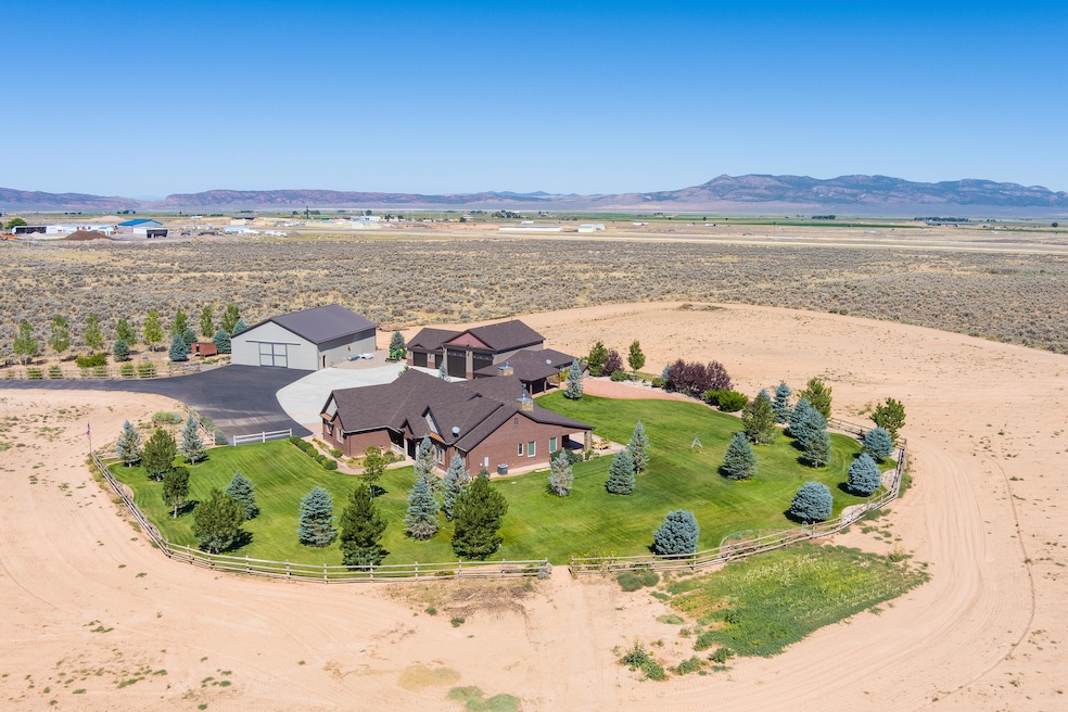 1-Welcome To This Parowan Estate