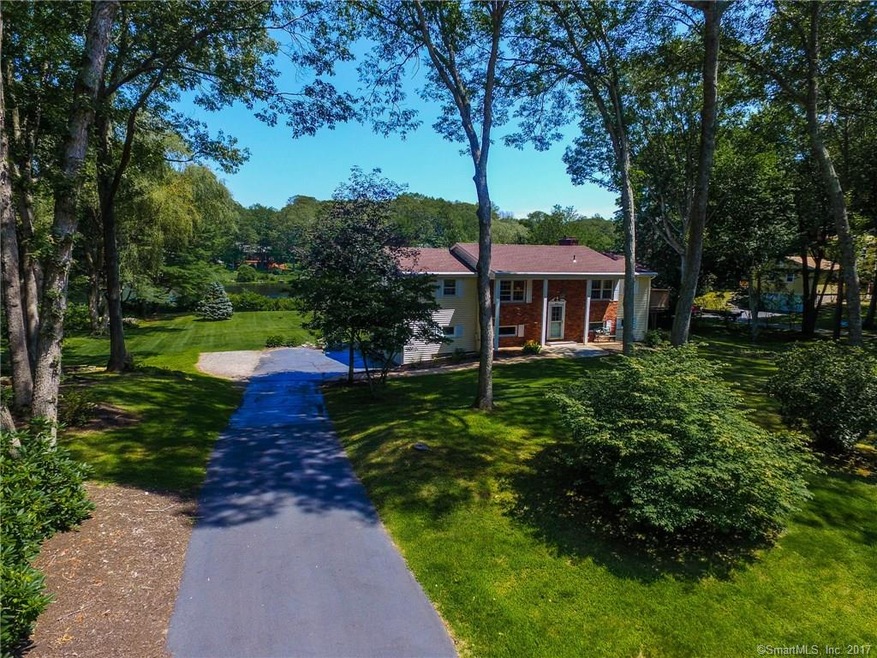 Welcome to 11 Frog Hollow Rd.