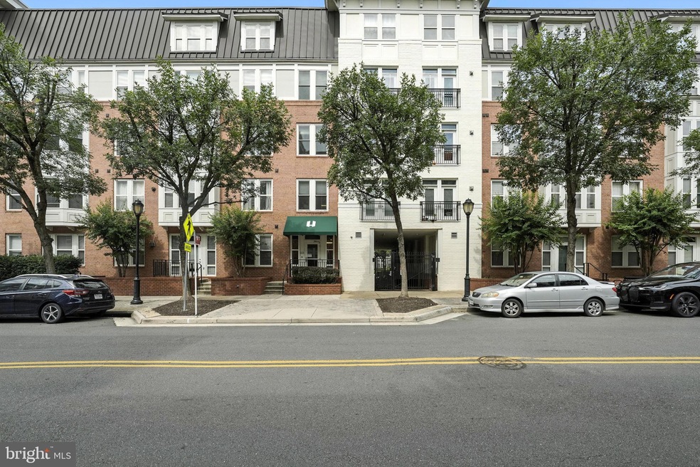 2665 Prosperity Ave unit 211, Fairfax, VA 22031 - photo 1