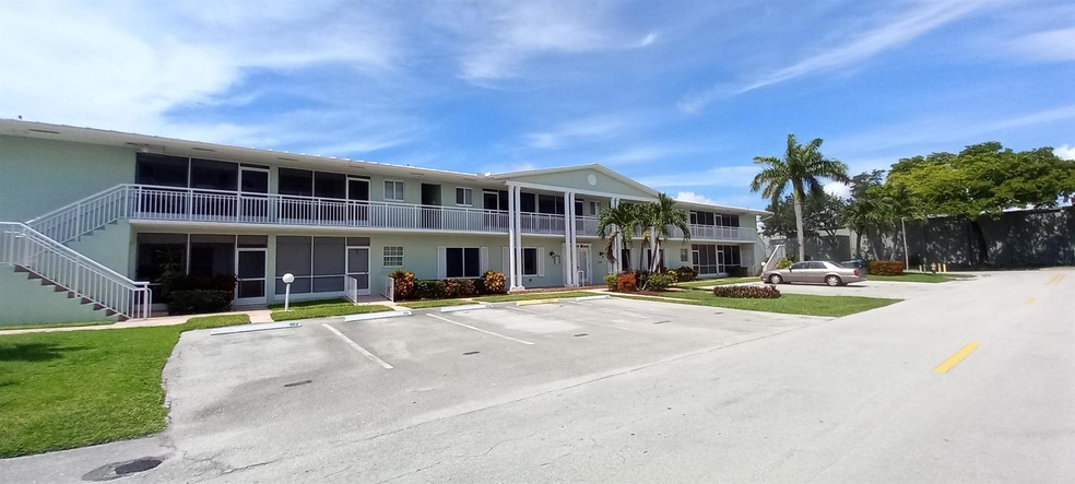 Main entrance to Tarlton Manor complex and club ro