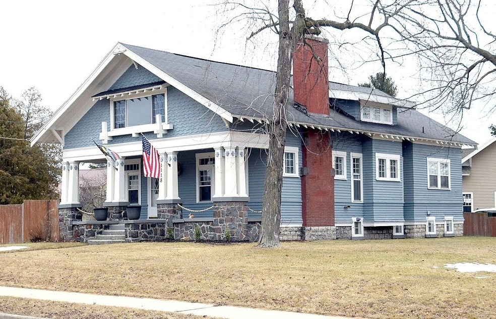 1118 Stanton St, Marinette, WI 54143
