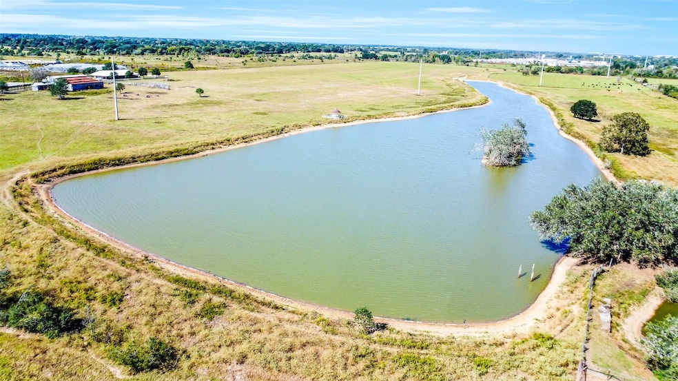 35784 Brumlow Rd, Hempstead, TX 77445 - photo 1