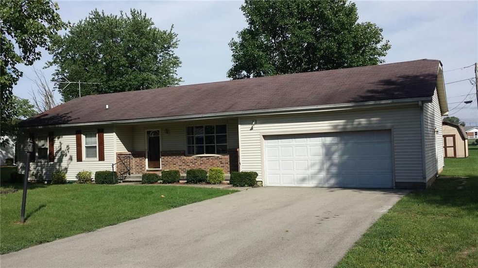 1058 S Walnut St, Rushville, IN 46173 - photo 1
