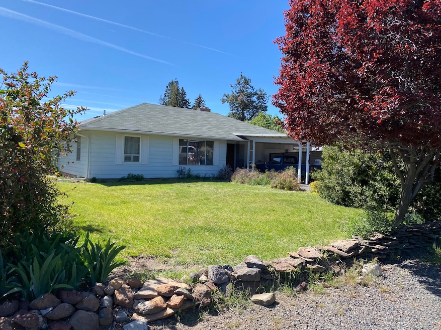 1726 Kane St, Klamath Falls, OR 97603 - photo 1