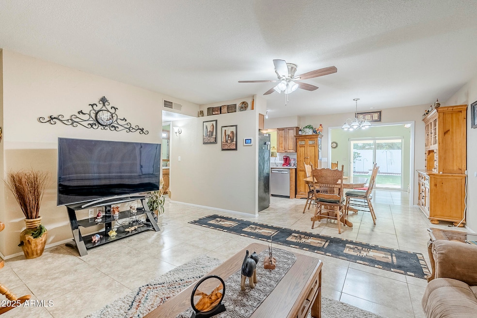 637 S Copper Dr, Apache Junction, AZ 85120 - photo 1