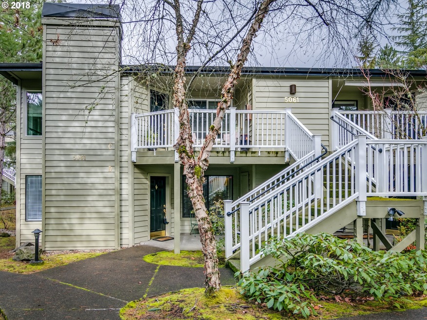 5061 Foothills Dr unit D, Lake Oswego, OR 97034 - photo 1