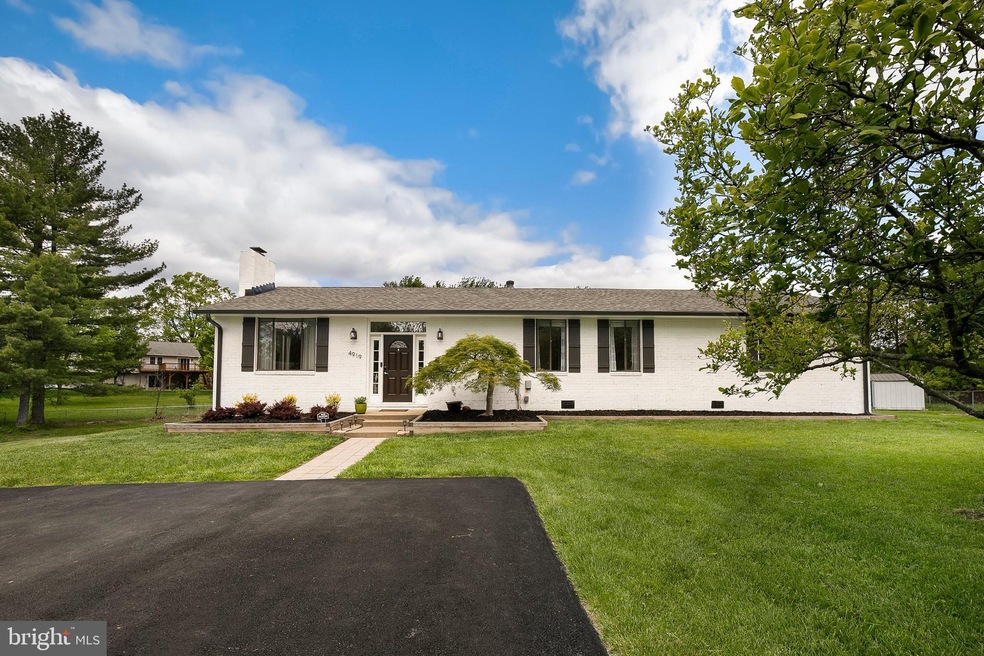 4919 Princess Anne Ct, Fairfax, VA 22032 - photo 1