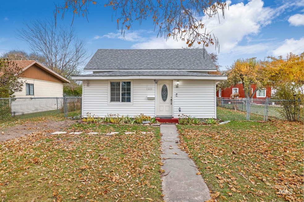 1235 Yale Ave, Burley, ID 83318 - photo 1