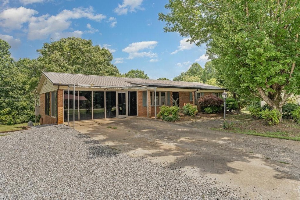 201 Sigmon Rd, Statesville, NC 28677 - photo 1