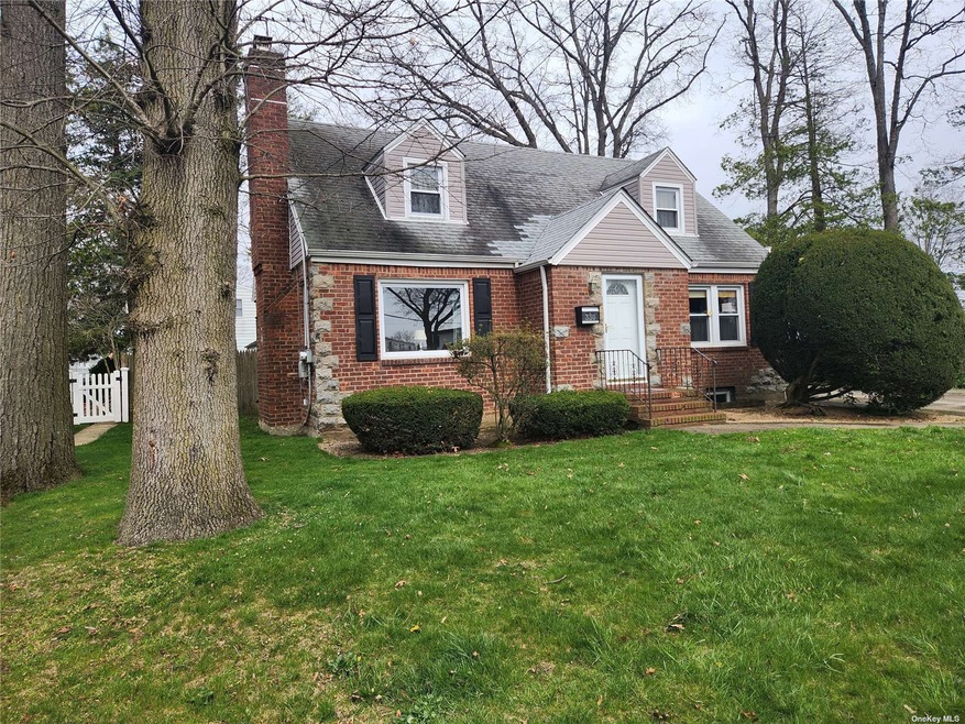 330 Jackson Ave, West Hempstead, NY 11552 - photo 1