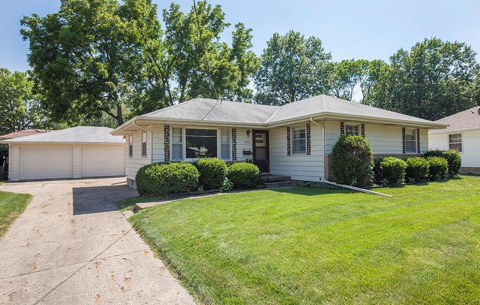 3902 Aurora Ave, Des Moines, IA 50310 - photo 1