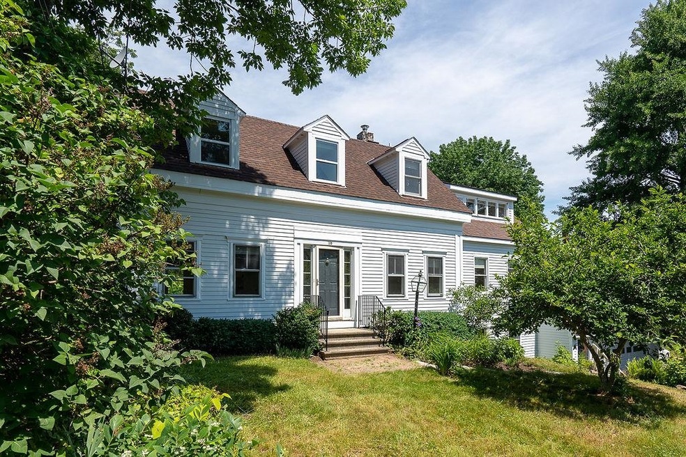 135 Pepperrell Rd, Kittery Point, ME 03905 - photo 1