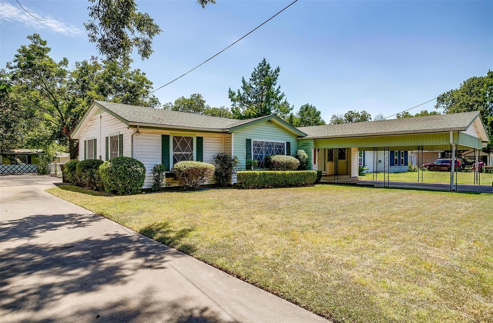 315 Woodard Ave, Cleburne, TX 76033 - photo 1