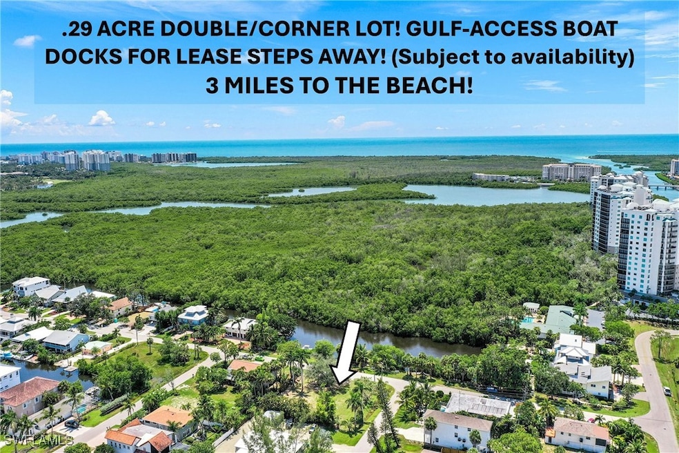.29 ACRE DOUBLE/CORNER LOT! GULF-ACCESS BOAT DOCKS