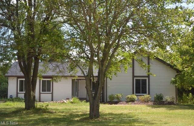 Welcome to 990 Winchell Road in Aurora, Ohio 44202