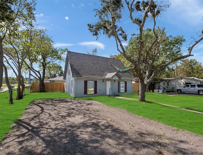 2420 Avenue C, Rosenberg, TX 77471 - photo 1