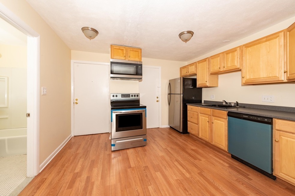 400 Governors Dr unit 3, Winthrop, MA 02152 - photo 1