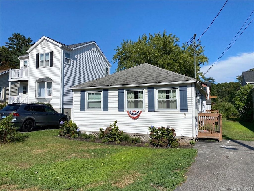 39 Brockett Rd, Niantic, CT 06357 - photo 1