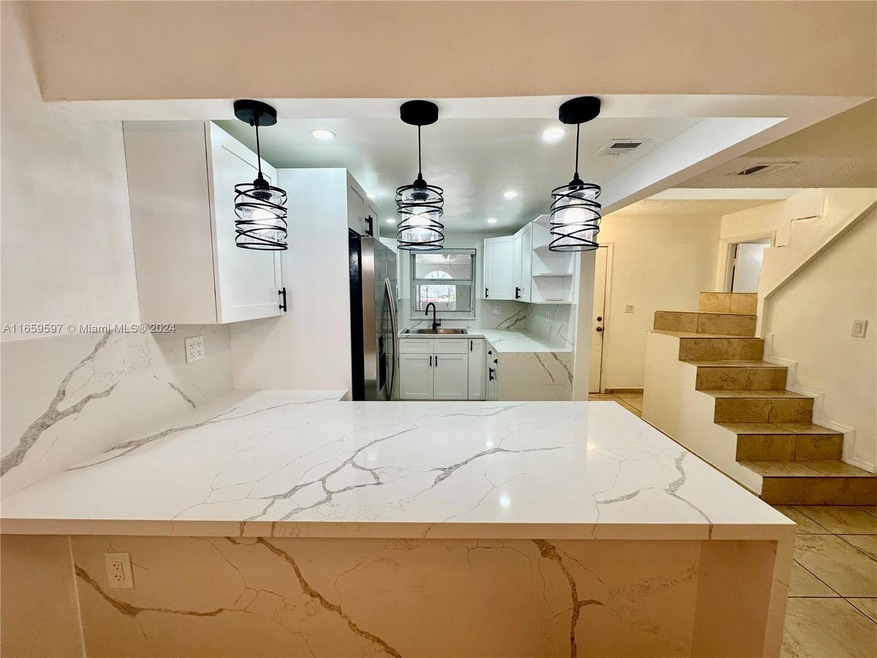 4425 W 10th Ln unit 16, Hialeah, FL 33012 - photo 1