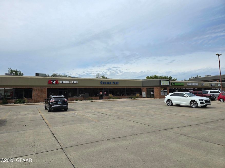 2100 S Columbia Rd, Grand Forks, ND 58201 - photo 1