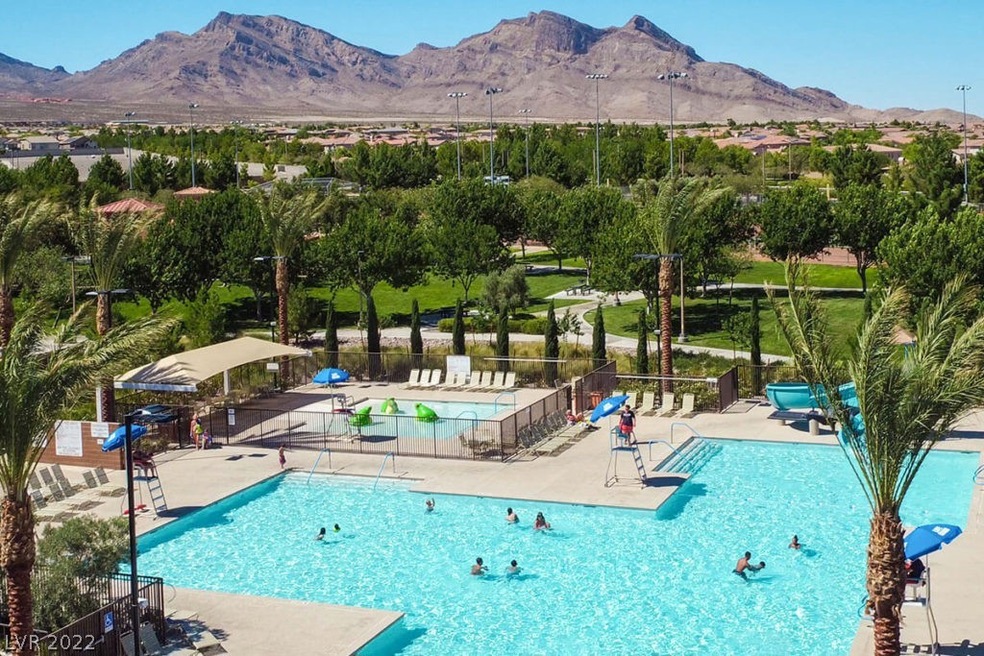 Vistas Pool
