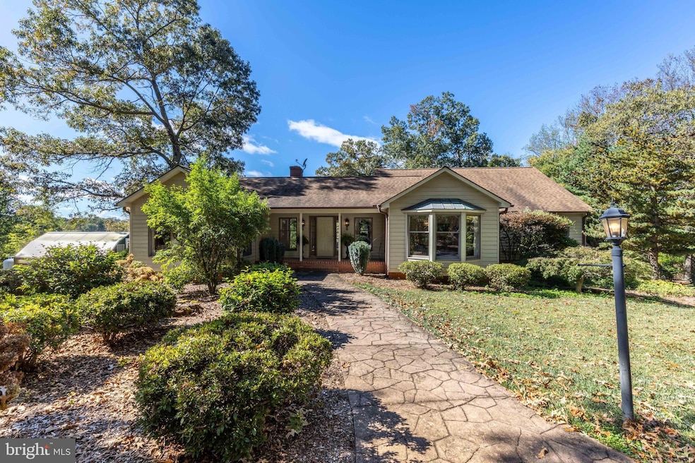 Under Contract $725,000