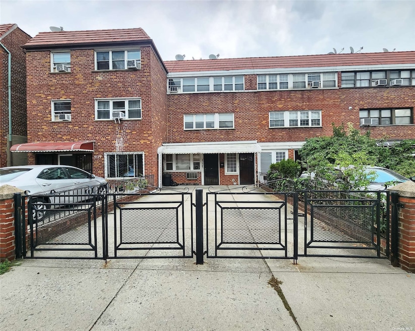 31-29 68th St, Flushing, NY 11377 - photo 1