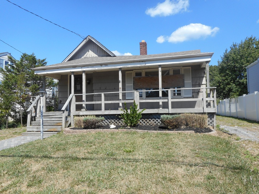 103 Columvia Ave LB FRONT Yard schrub an