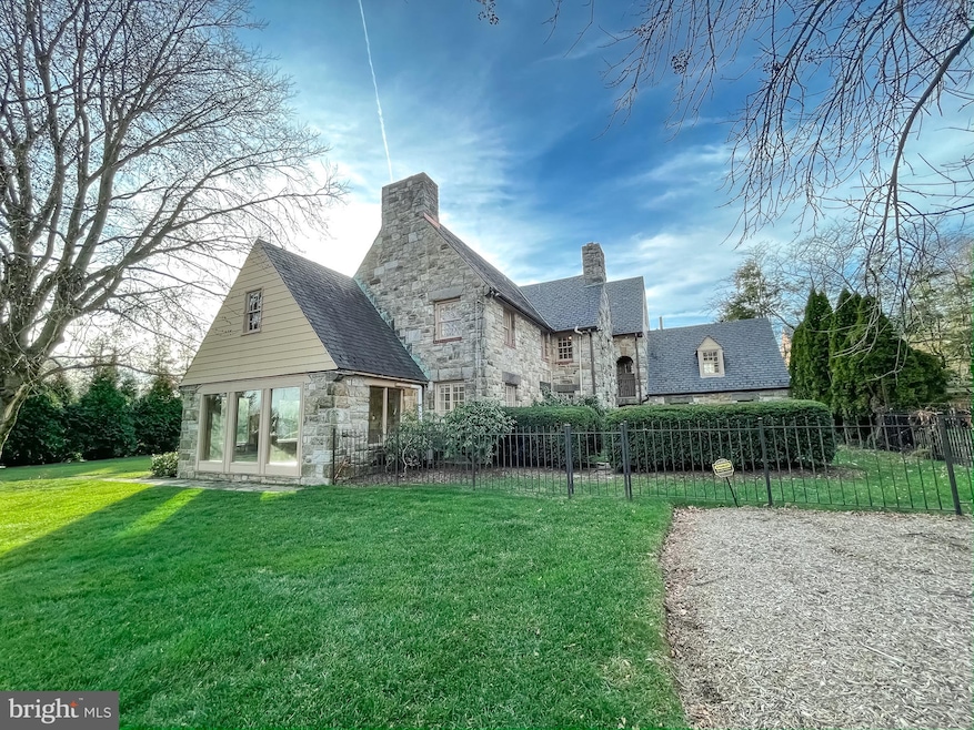 5500 Roland Ave, Baltimore, MD 21210 - photo 1