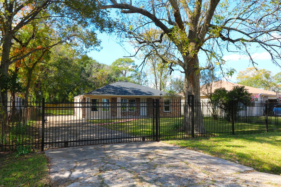 7617 Wileyvale Rd, Houston, TX 77016 - photo 1