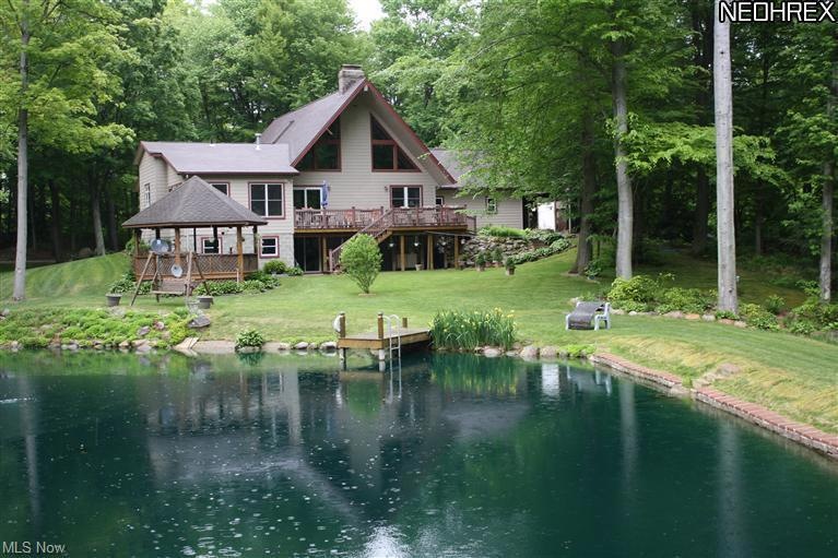 Back of house viewing lake.