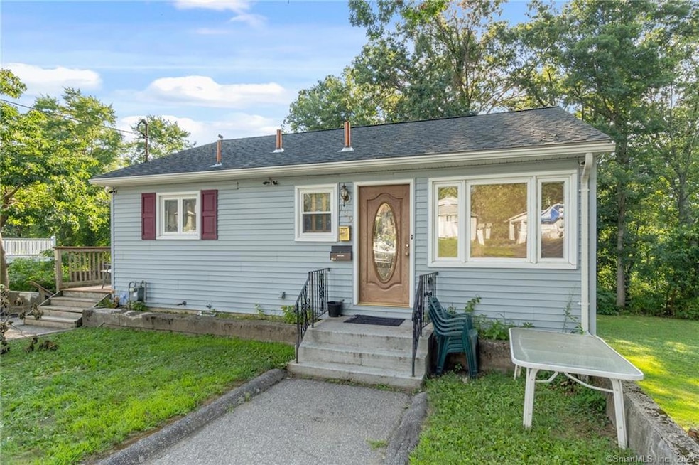 139 Macauley Ave, Waterbury, CT 06705 - photo 1